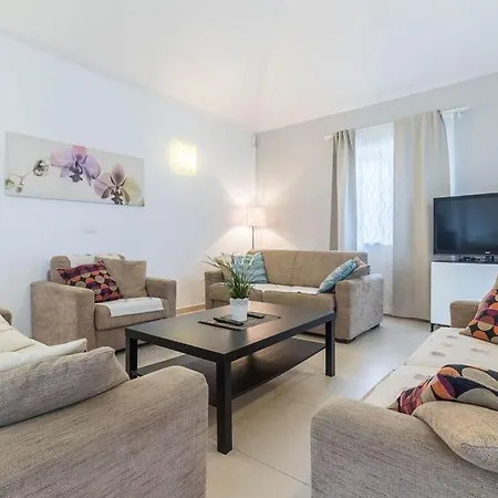Villa Martha Comfortable Holiday